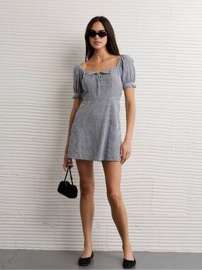 NWT! American Eagle Puff Sleeve mini Dress 🍒